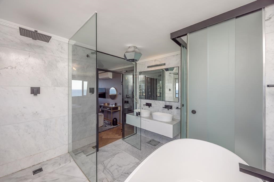 2 Bedroom Property for Sale in Sea Point Western Cape